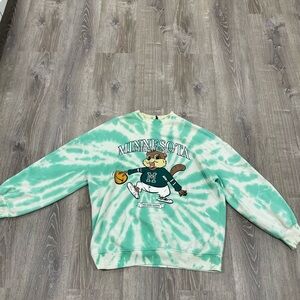 H&M Minnesota Chipmunks Dye Sweater